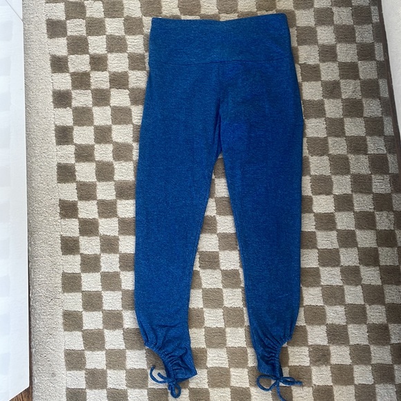 Lanston Sport Foster Side-Tie Capri Leggings - Picture 6 of 8